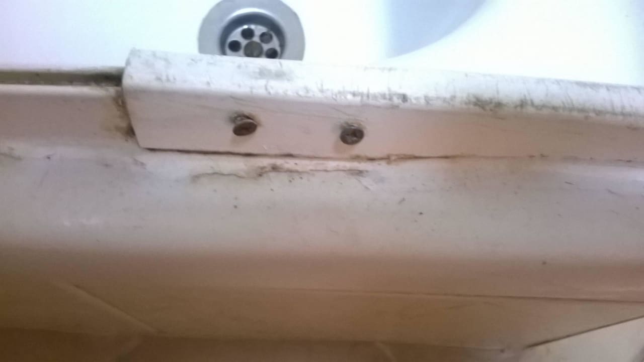 Dusche - schrecklich - Tintyava Park Hotel