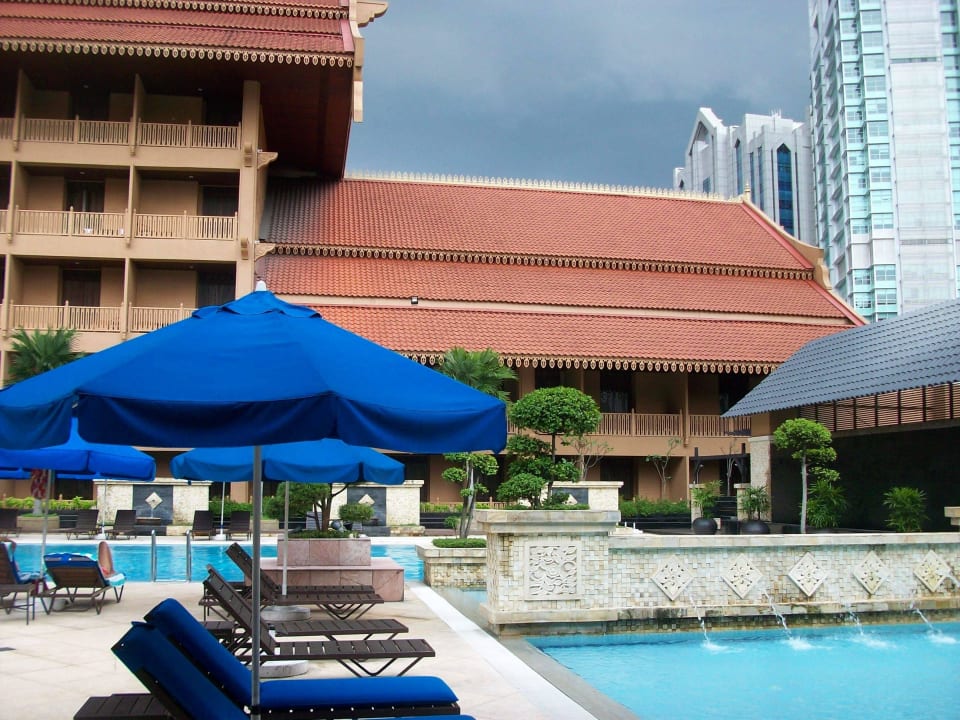 Pool Royale Chulan Hotels and Resorts