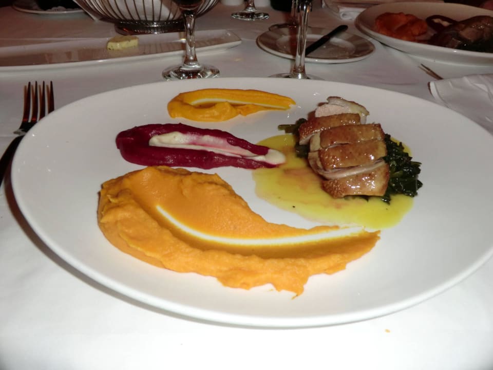 Kalbssteak mit verschieden Stamps Grecotel LUXME Kos