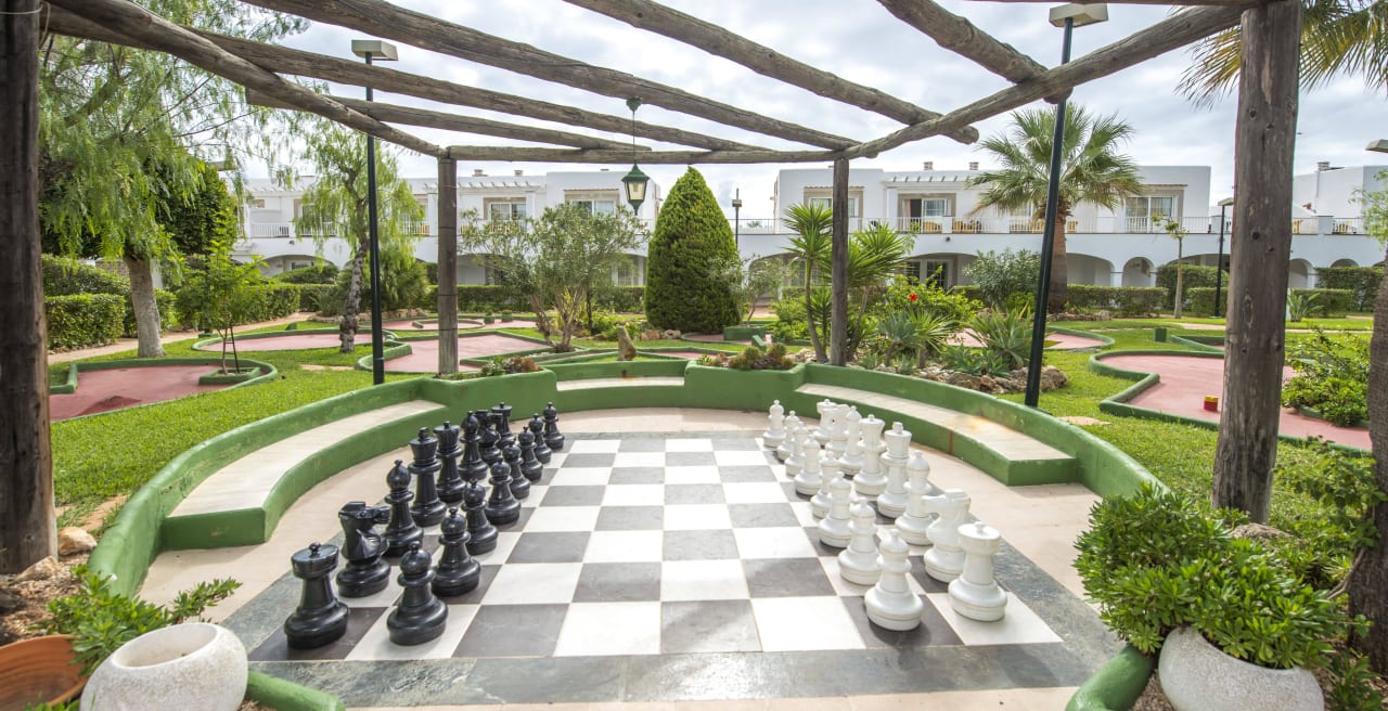 Ajedrez gigangte * Giant chess Ona Village Cala D'Or