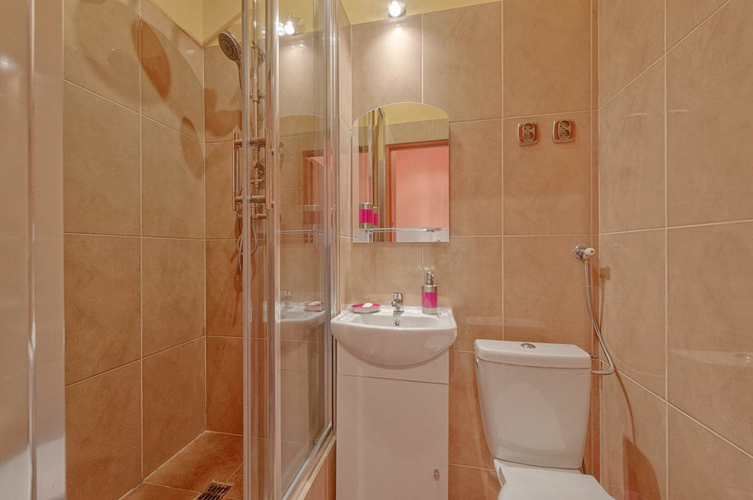 Pink Floyd Hostel 70's