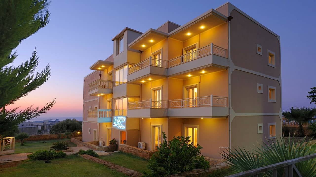 Außenansicht Notos Heights Hotel & Suites