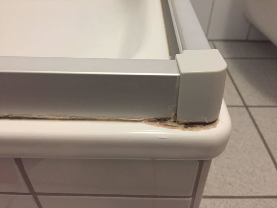 Unansehnlich Hotel Societät