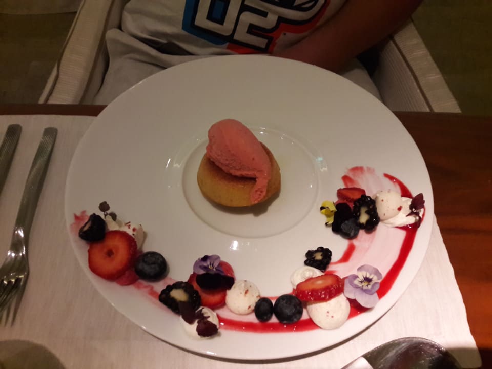 Gastro Beach Rotana