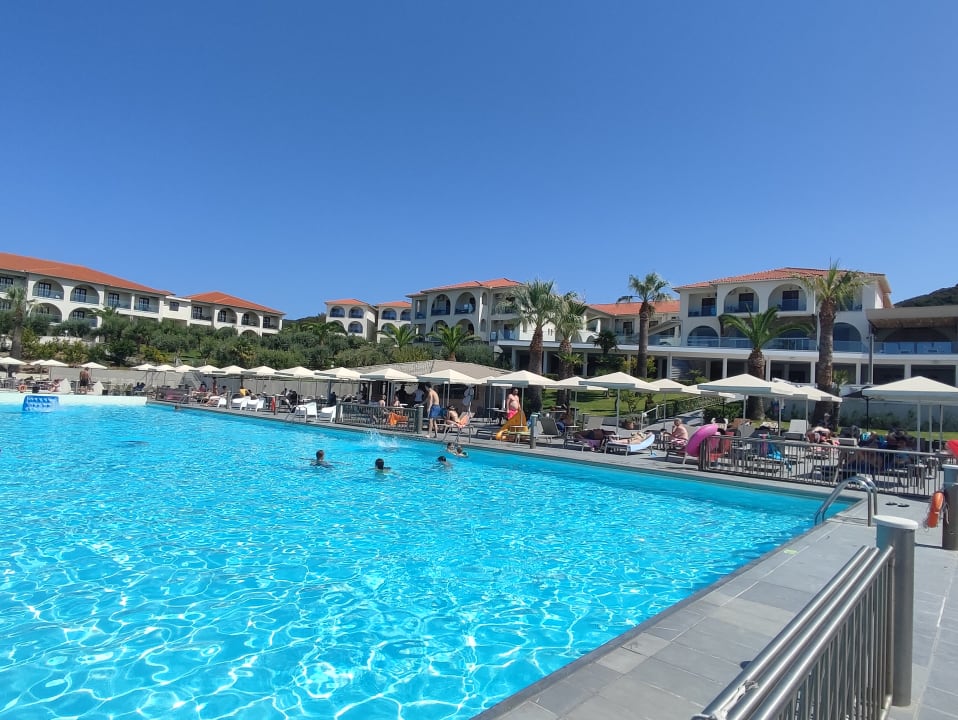 Pool Akrathos Beach Hotel