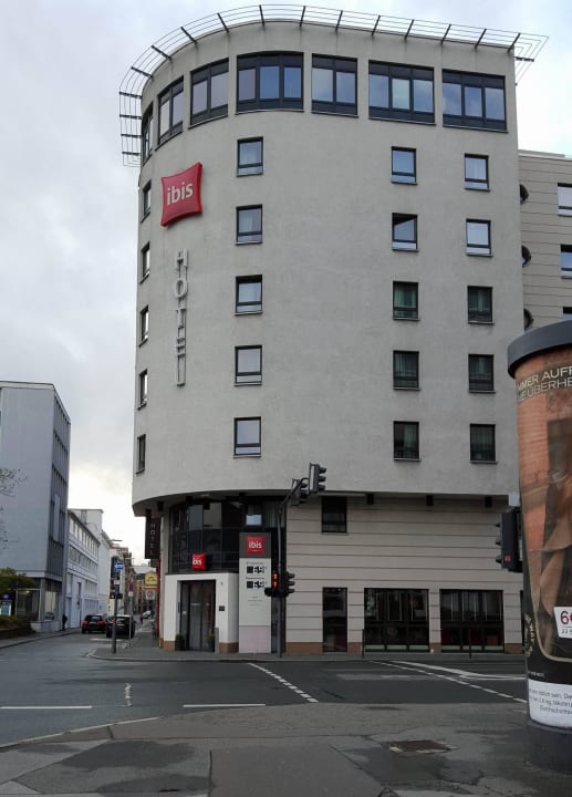 Blick zum Hotel B&B HOTEL Wuppertal-City