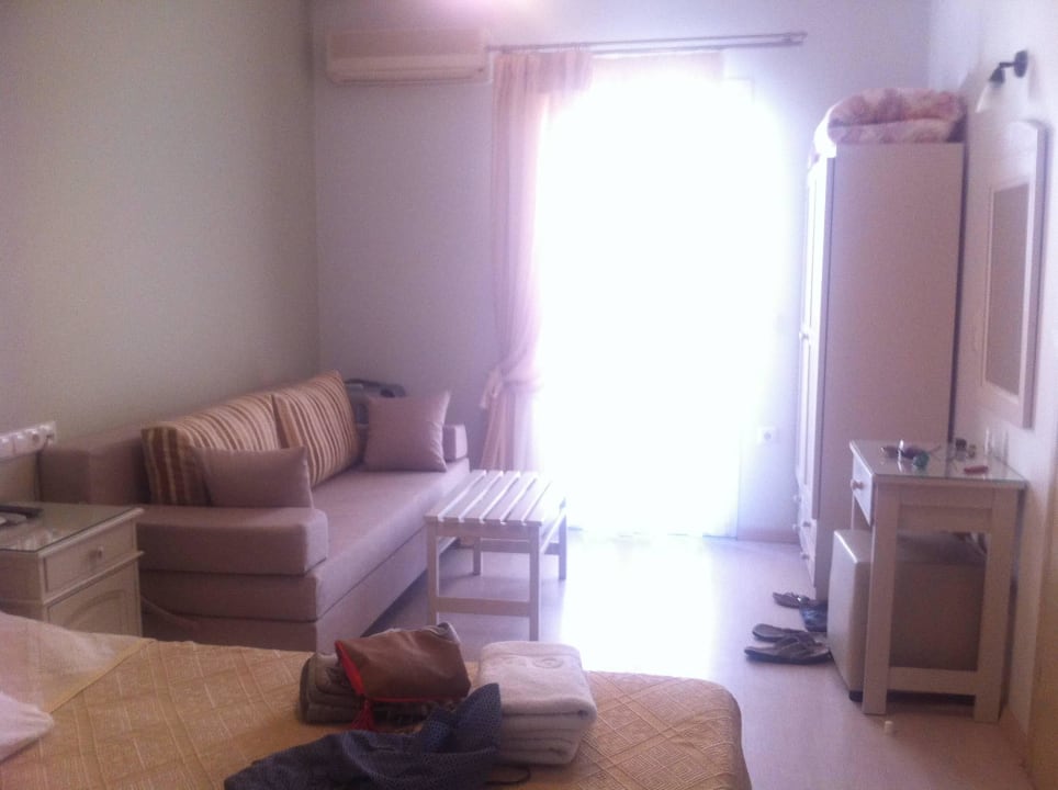 Hell und geräumig Hotel Blue Sky