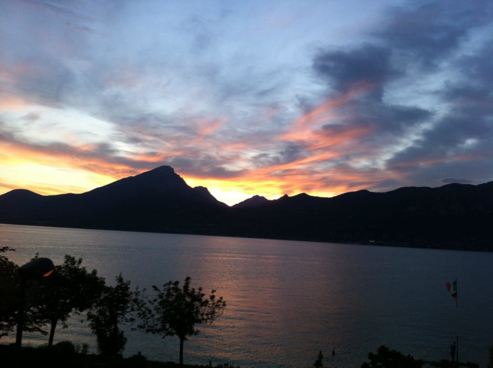Sonnenuntergang vom Balkon Hotel Merano
