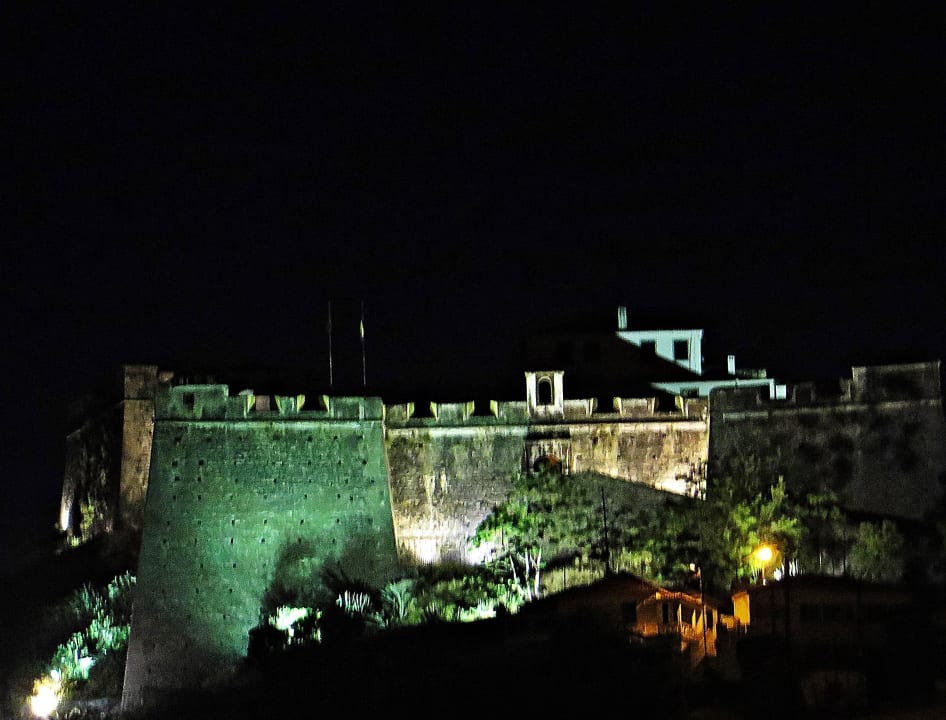 Blick vom Zimmer,abends Hotel Madeira