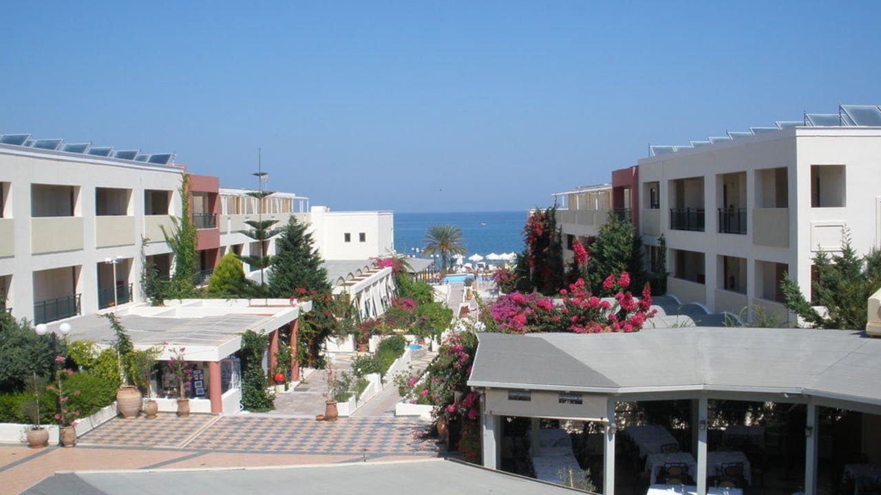 Innerhalb der Anlage Hydramis Palace Beach Resort