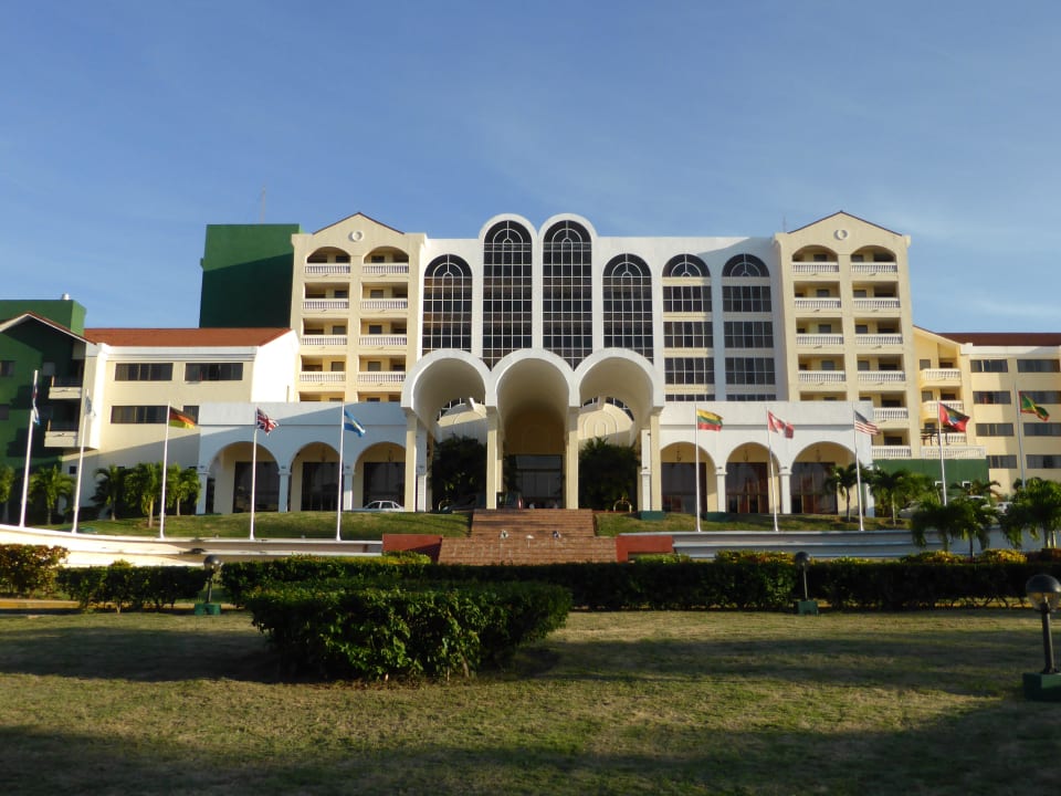 Hotel von vorne Valentin Quinta Avenida Habana