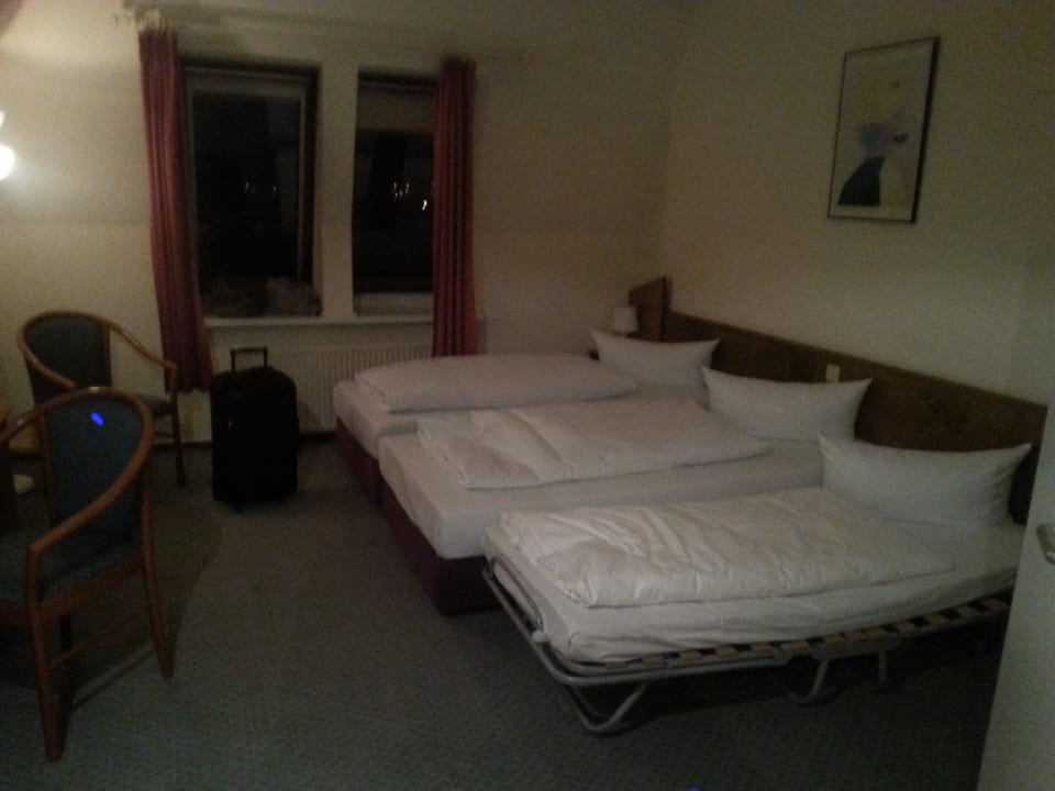 So sieht ein Dreibettzimmer im schlimmsten Fall au Entrée Hotel Glinde