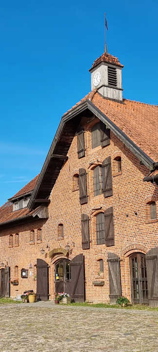 Außenansicht Pałac i Folwark Galiny