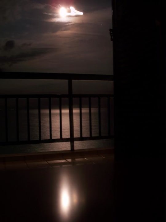Vollmond vom Bett aus Ammon Zeus Luxury Beach Hotel