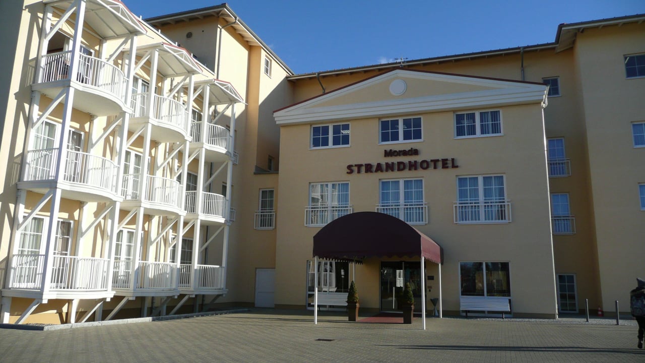 Hoteleingang Morada Strandhotel Ostseebad Kühlungsborn