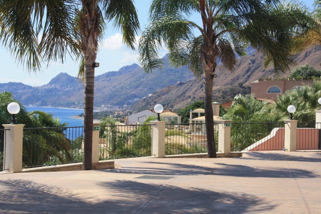 ..in der nachssaison ungenutzter Hotelbereich... Capo dei Greci Taormina Coast Resort Hotel & Spa