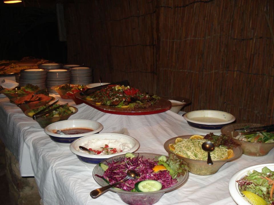 Leckeres Buffet bei der Oasisparty Three Corners Rihana Resort Deluxe
