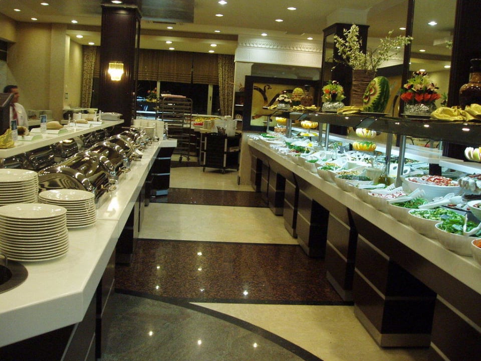 Teil vom kalten Büffet Hotel Terrace Beach Resort