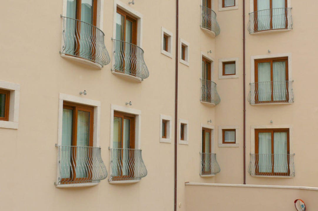 Außenansicht (Rückseite) Hotel Brancamaria