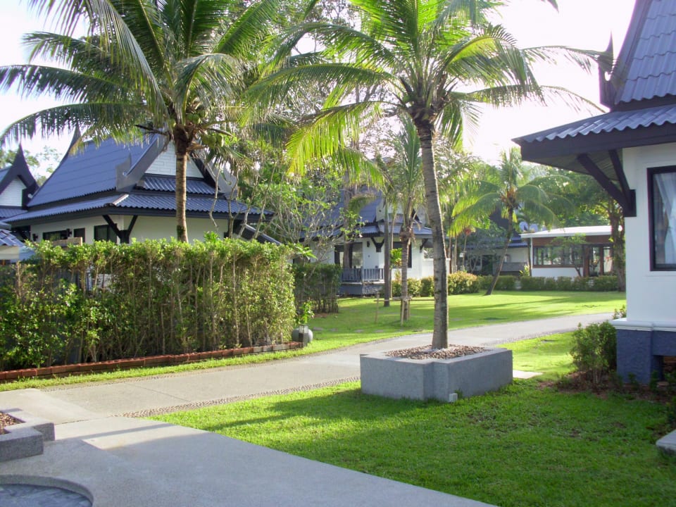 Gartenanlage Ramada Resort by Wyndham Khao Lak