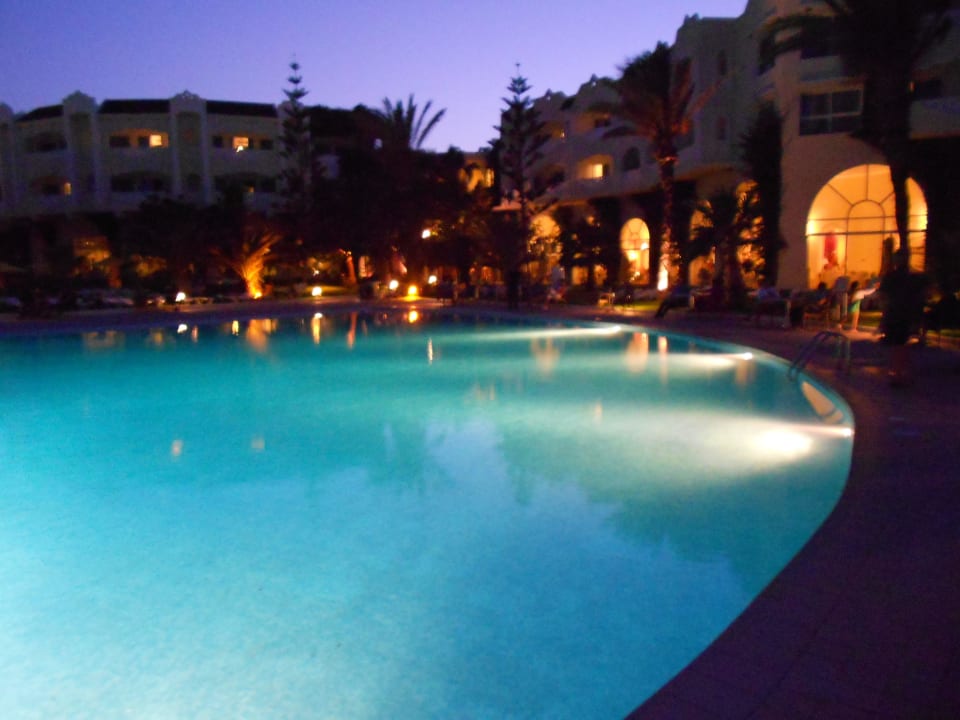 Pool bei Nacht 2 Mahdia Beach & Aquapark