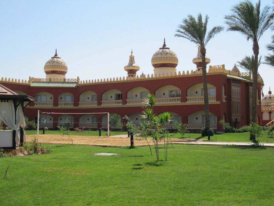 Территория отеля Pickalbatros Alf Leila Wa Leila Resort - Neverland Hurghada