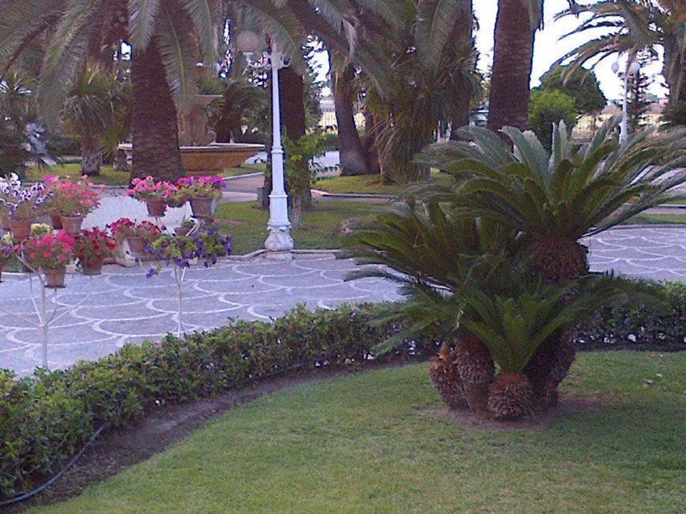 Von außen schön gepflegt Hotel Parco del Principi