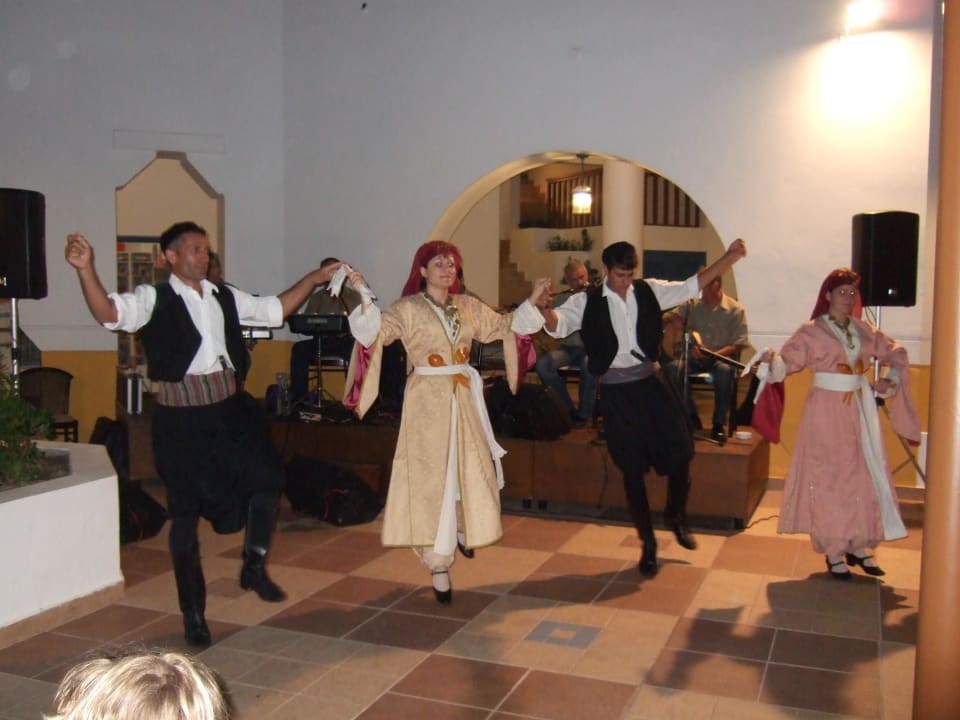 Netter 'Griechischer Abend' an Poolbar Lagas Aegean Village