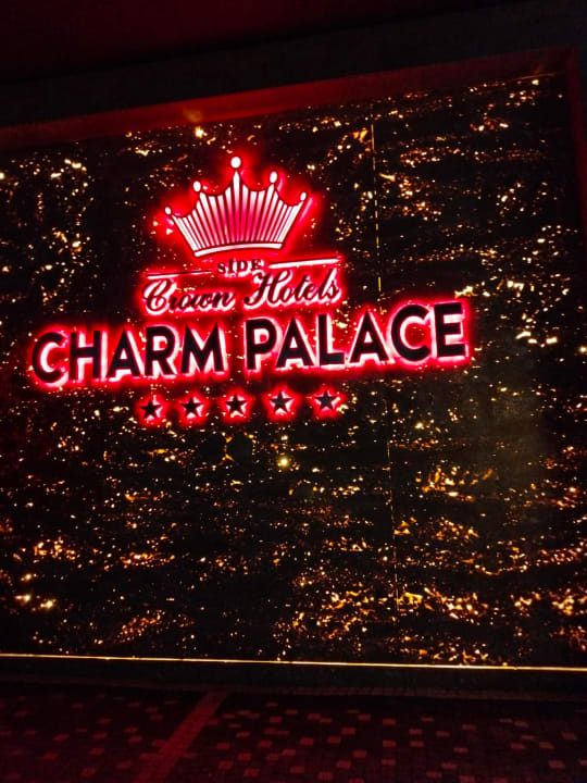 Sonstiges Well Palace Side