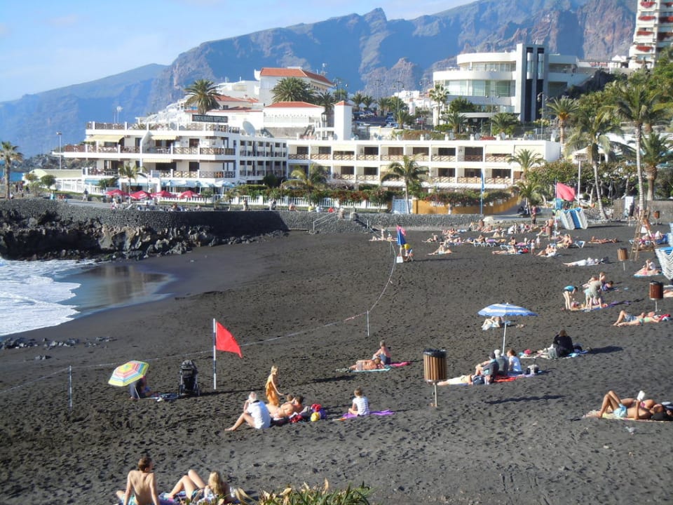 Strand mit roter Flagge BLUESEA Lagos de Cesar