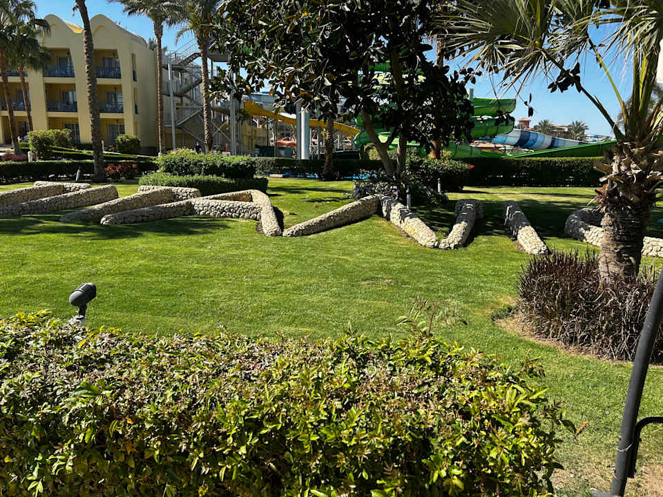 Gartenanlage Titanic Beach Spa & Aqua Park