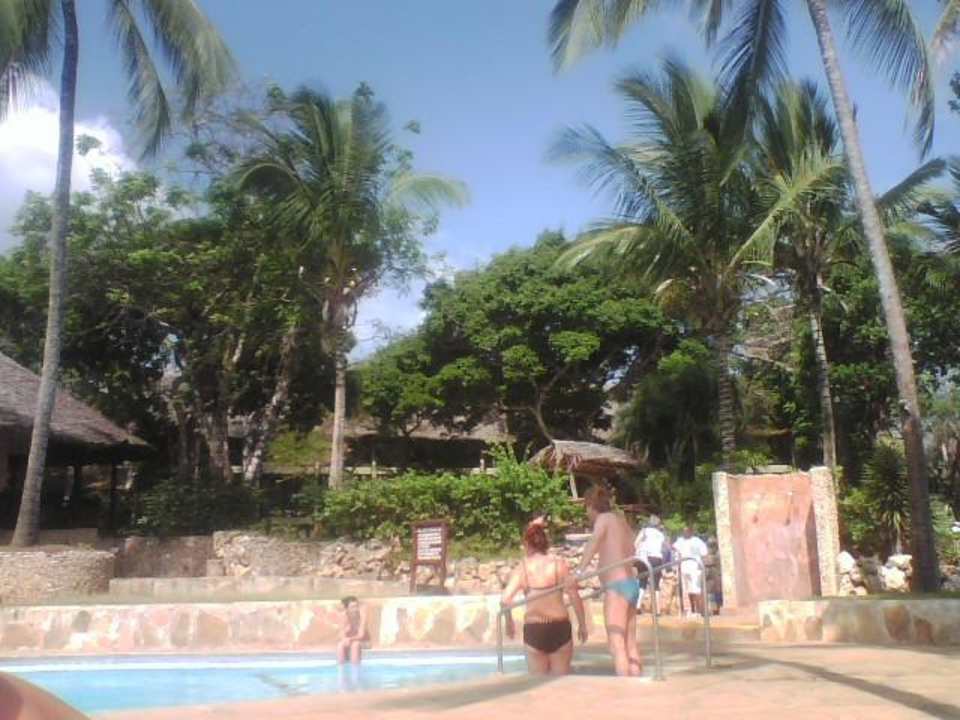 Przy basenie Baobab Beach Resort & Spa