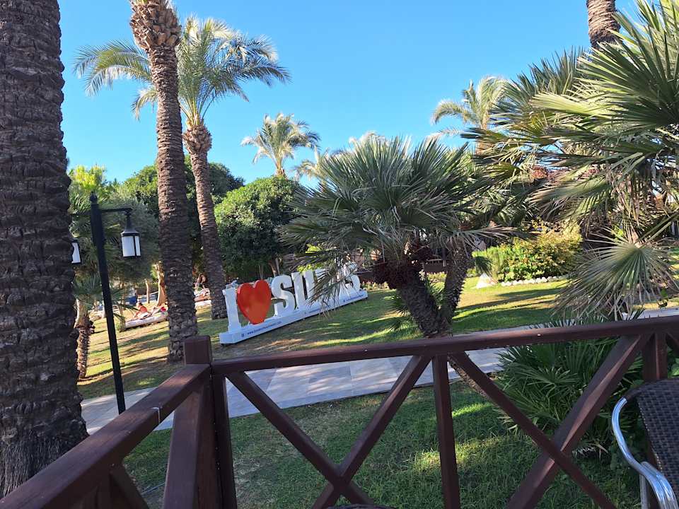 Gartenanlage Sunis Kumköy Beach Resort Hotel & Spa