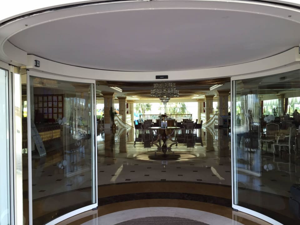 Eingang Diamond Excellence Resort & Spa