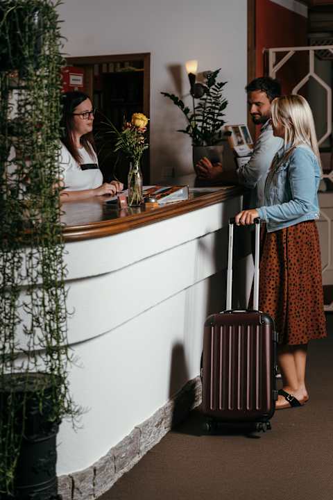 Lobby dasKAISER - Dein Gartenhotel