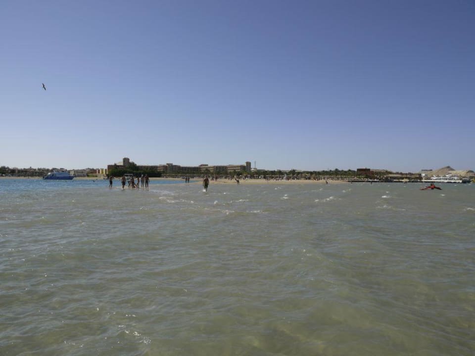 Sicht vom Strand zum Hotel Siva Grand Beach