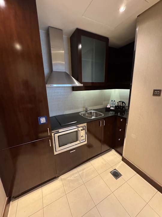 Zimmer Rose Rayhaan by Rotana