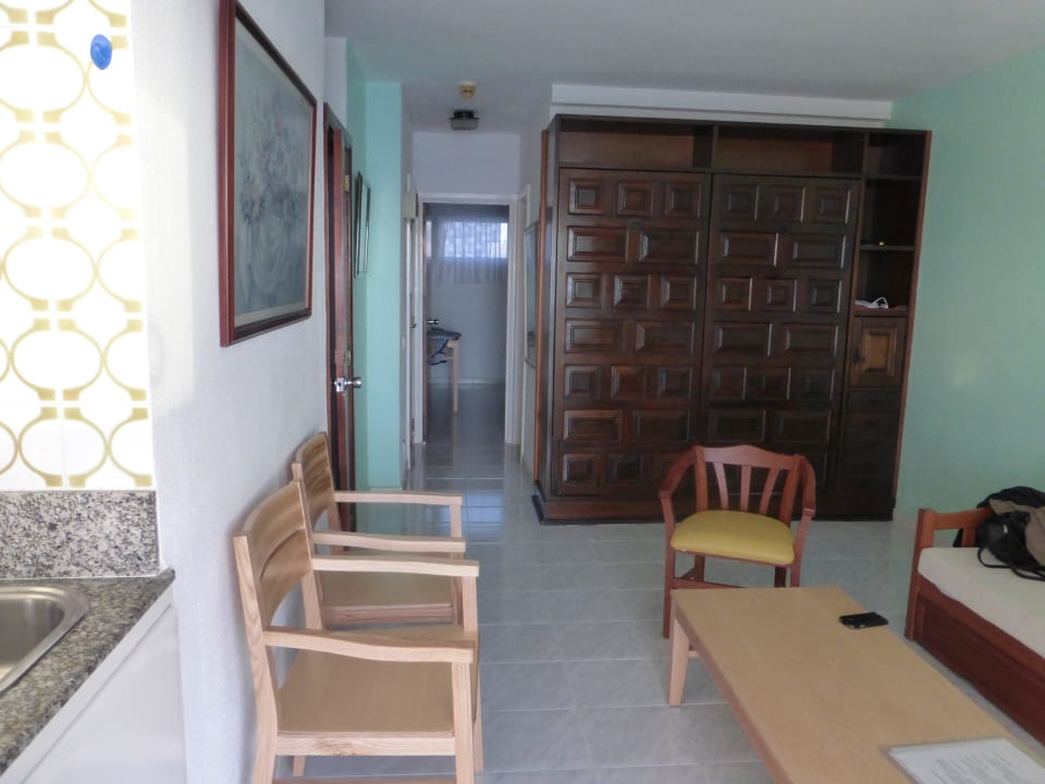 Wohnraum mit zusätzlichem Schrankbett Hotel Europalace