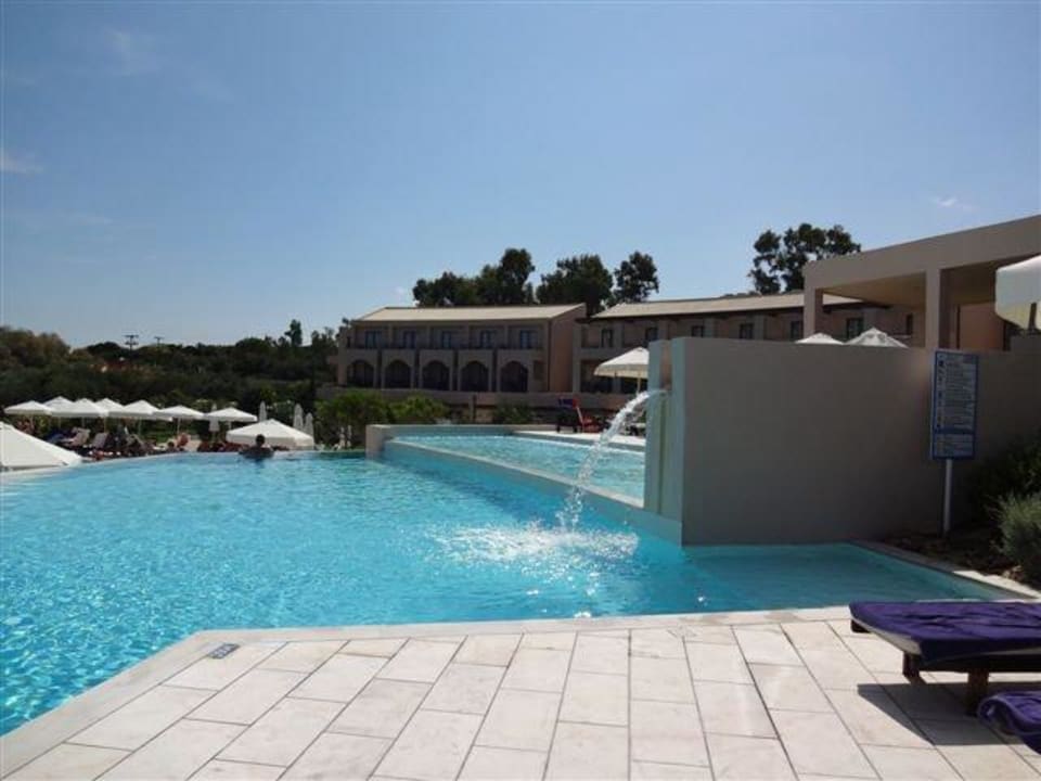 Les piscines Atlantica Eleon Grand Resort, Tragaki