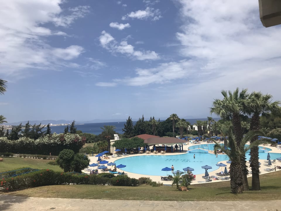 Außenansicht Kresten Palace Hotel