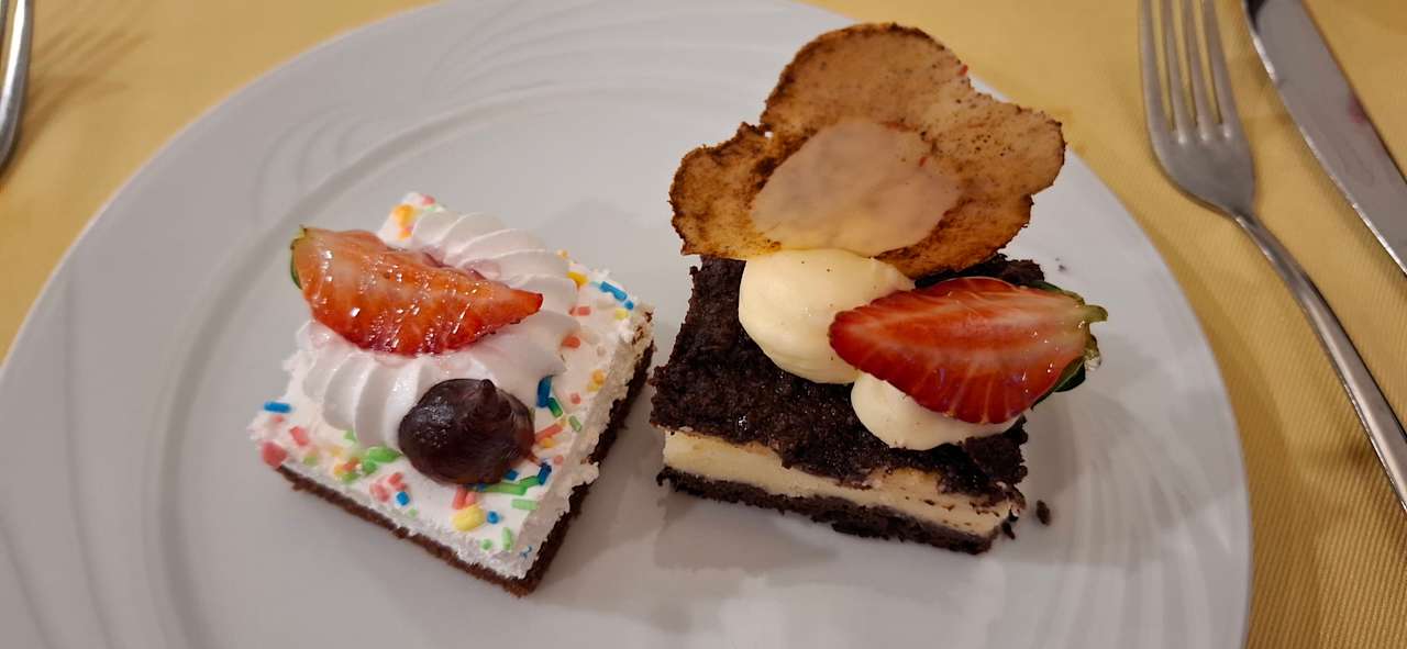 Gastro Side Breeze Hotel