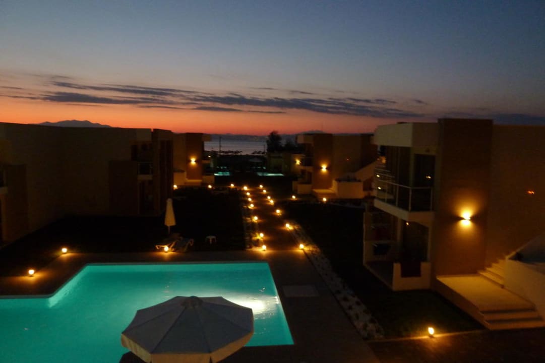 Bei Nacht Alea Hotel & Suites