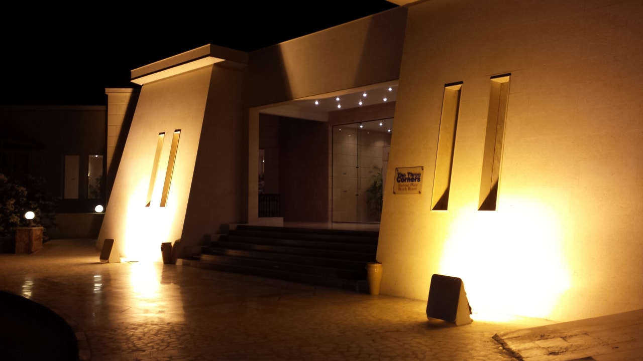 Hoteleingang Three Corners Fayrouz Plaza Beach Resort