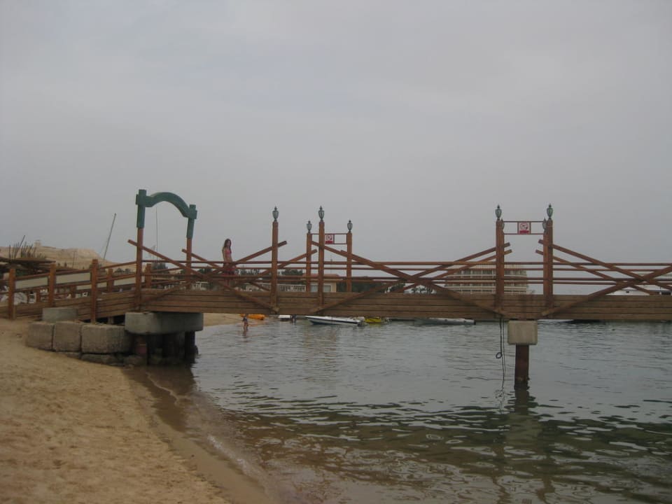 Мостик на остров Marriott Hurghada Beach Resort