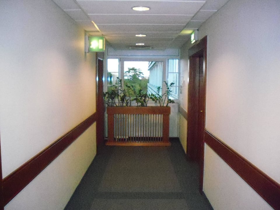 Gang vor Zimmer Ensana Thermal Hévíz