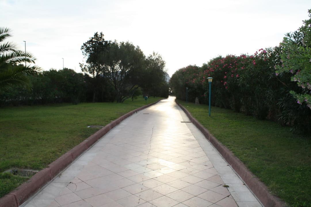 Weg zum Strand Park Hotel Porto Istana