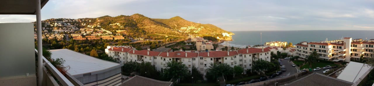 Panoramaaufnahme vom Balkon Melia Sitges