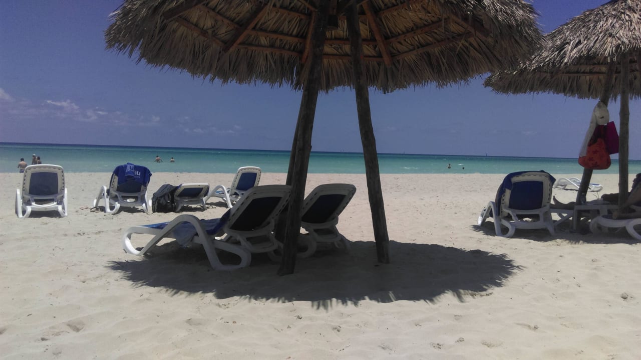 Liegen und Schirm gratis Blau varadero - Adults only