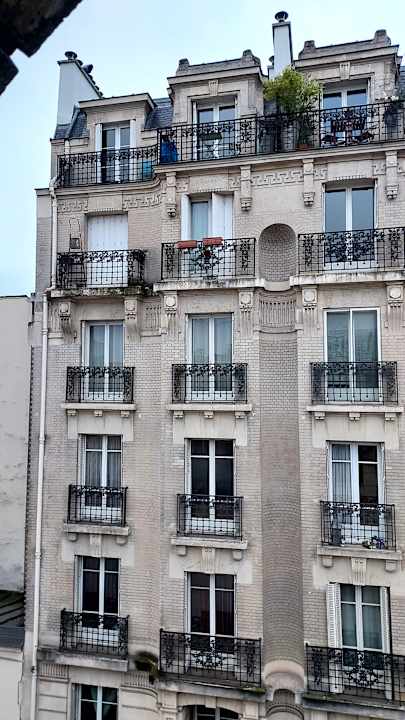 Ausblick Hotel Paris Louis Blanc
