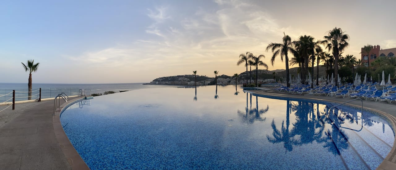 Pool Playacálida Hotel